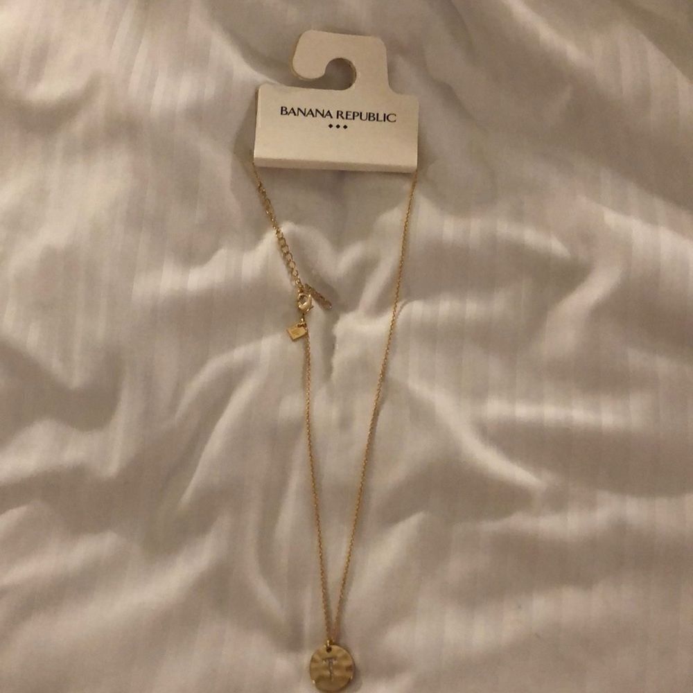 Banana Republic dainty initial drop pendant hammered circle with rhinestone